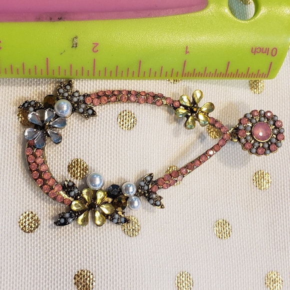 Statement earrings - Picture 3 of 4